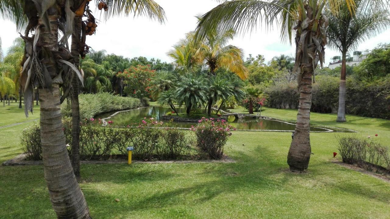 The Lorian Club Hotel Cocoyoc Exterior photo