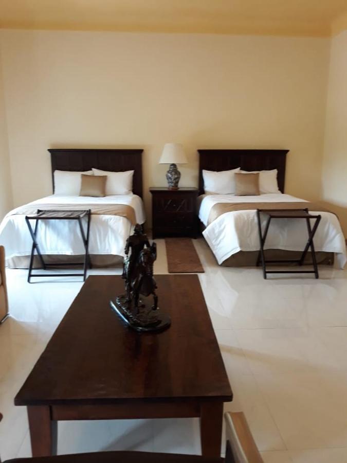The Lorian Club Hotel Cocoyoc Exterior photo